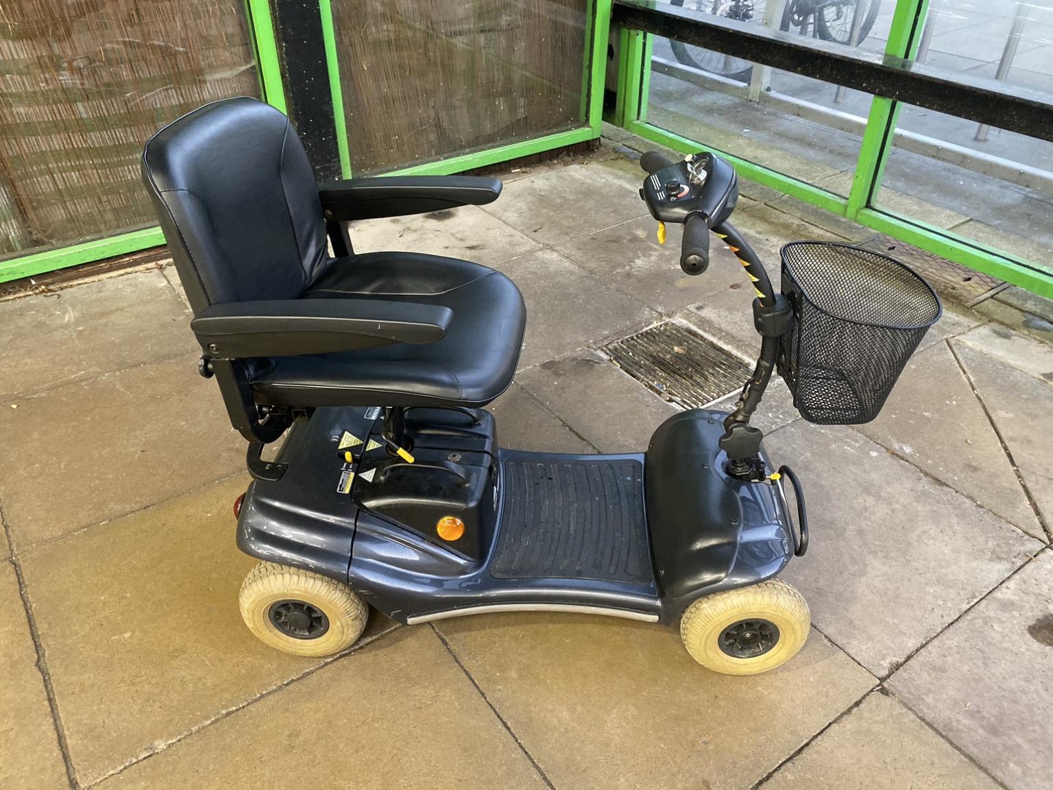 SHOPRIDER MOBILITY SCOOTER 4mph bargain in LE4 Leicester for £70.00 for