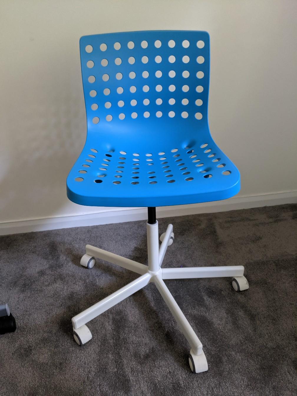 IKEA blue swivel desk chair in WD23 Hertsmere für £ 15,00 zum Verkauf