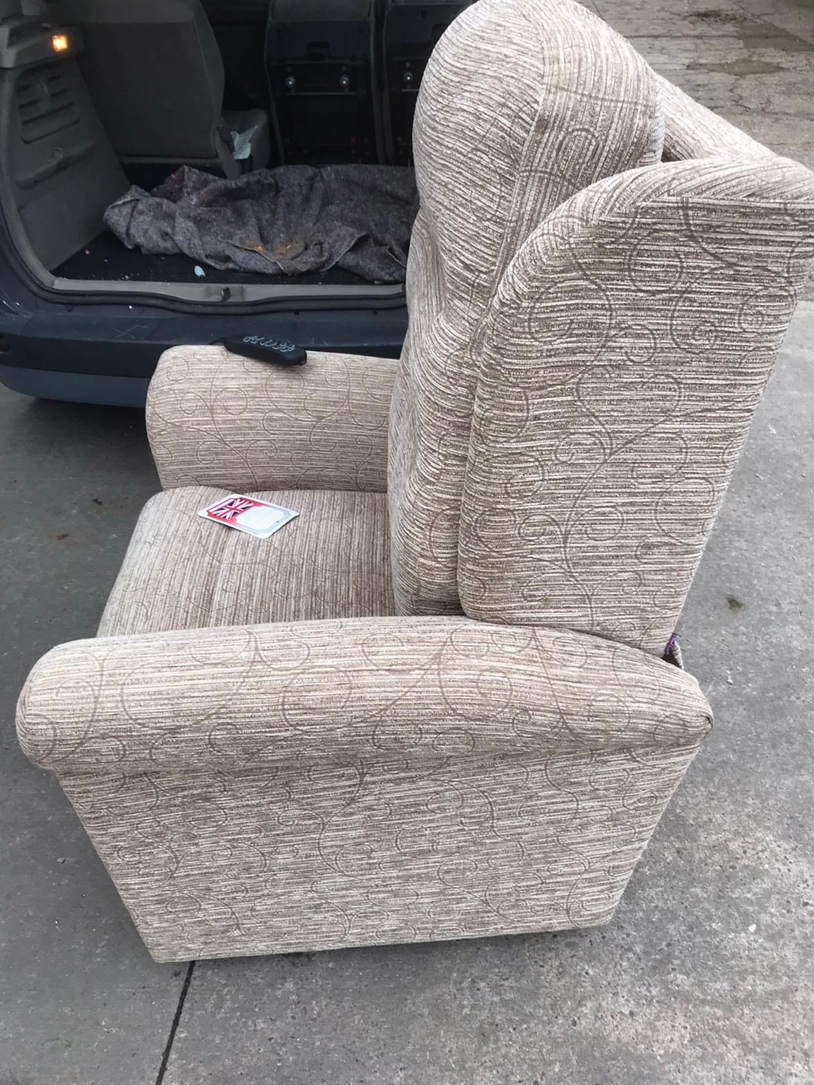 hsl electric riser recliner chair mint in B33 Birmingham for £200.00 for sale Shpock