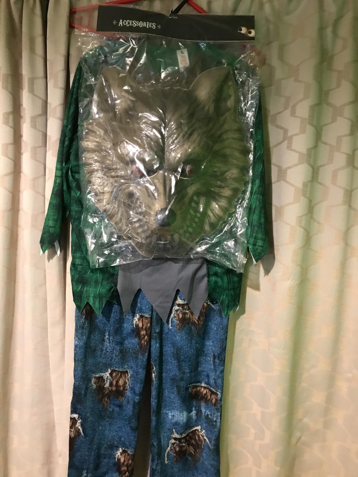 Halloween 'Howling Werewolf' costume in WV14 Wolverhampton für 6,00