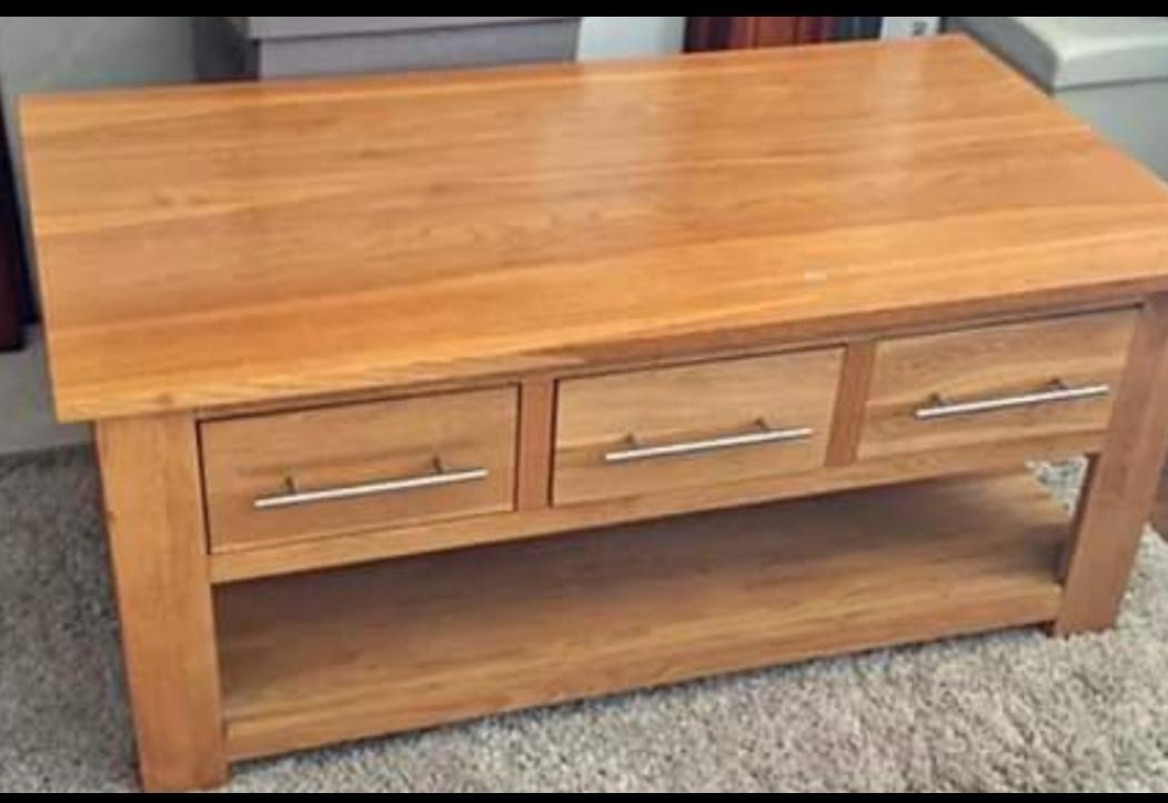 oak furniture land tv stand/ coffee table in M22 Manchester für 95,00