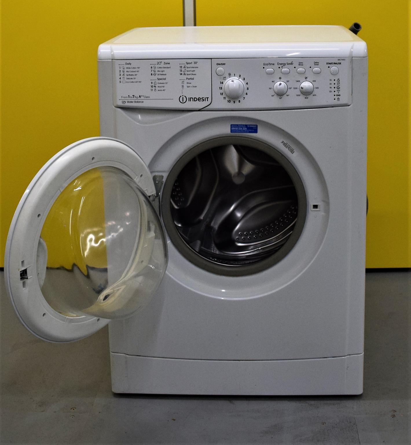 Indesit IWC71452 7kg Washing Machine in TW8 London for £79.99 for sale