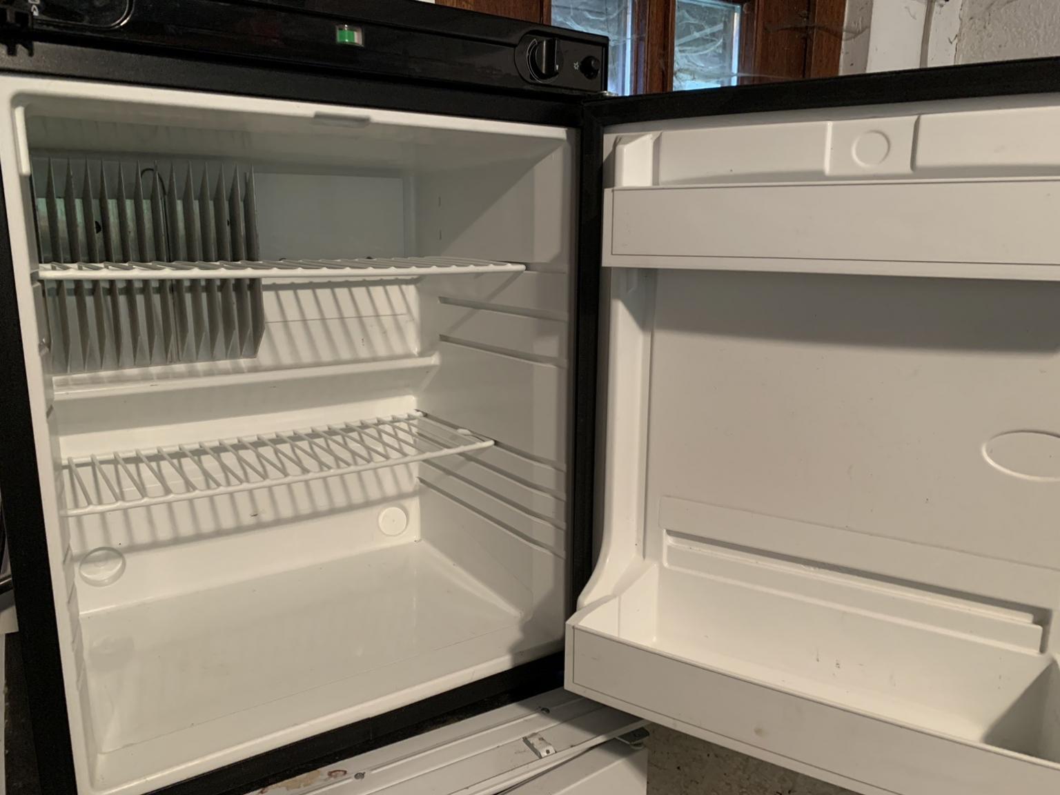 Dometic Kühlschrank Wohnmobil / Wohnwagen in 69253 Heiligkreuzsteinach