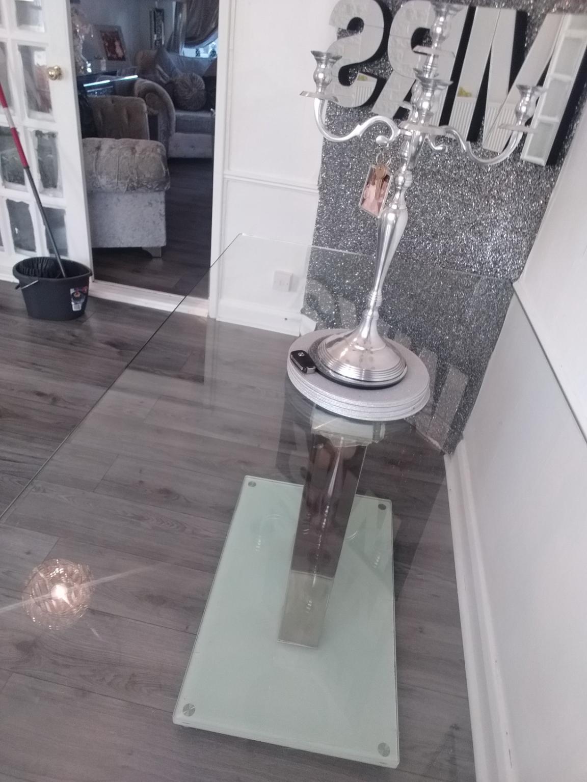 table in WS10 Walsall für 10,00 £ zum Verkauf Shpock DE