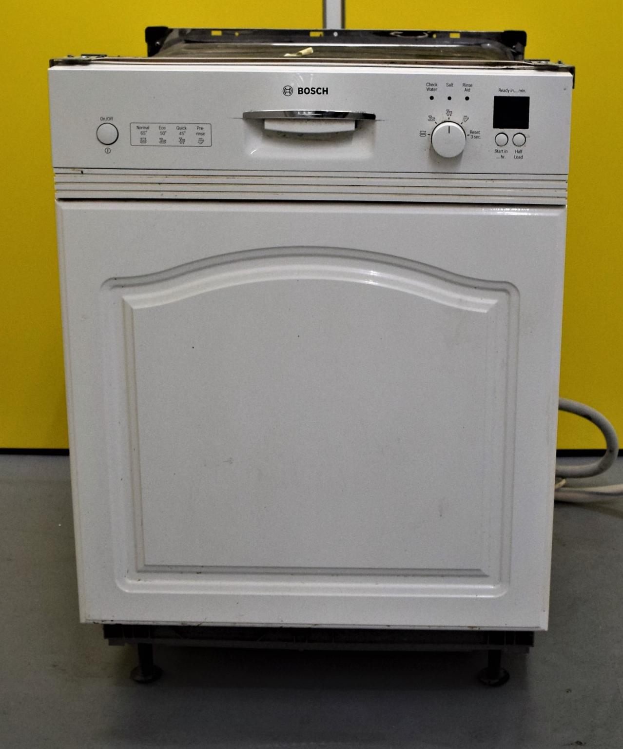 Bosch Integrated Dishwasher Full Size in TW8 London for £45.00 for