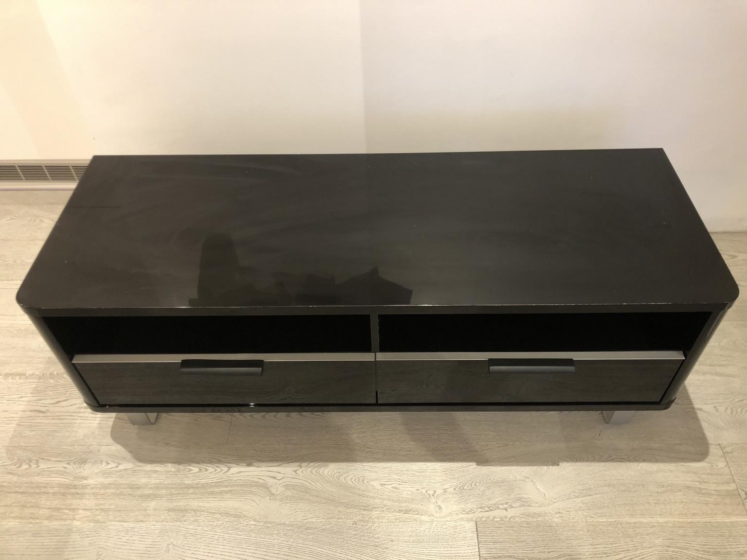 Black High Gloss TV Unit in LU1 Luton for £50.00 for sale Shpock
