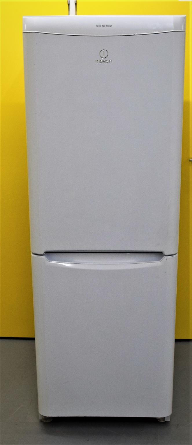 Indesit Frost Free Fridge Freezer in TW8 London for £90.00 for sale