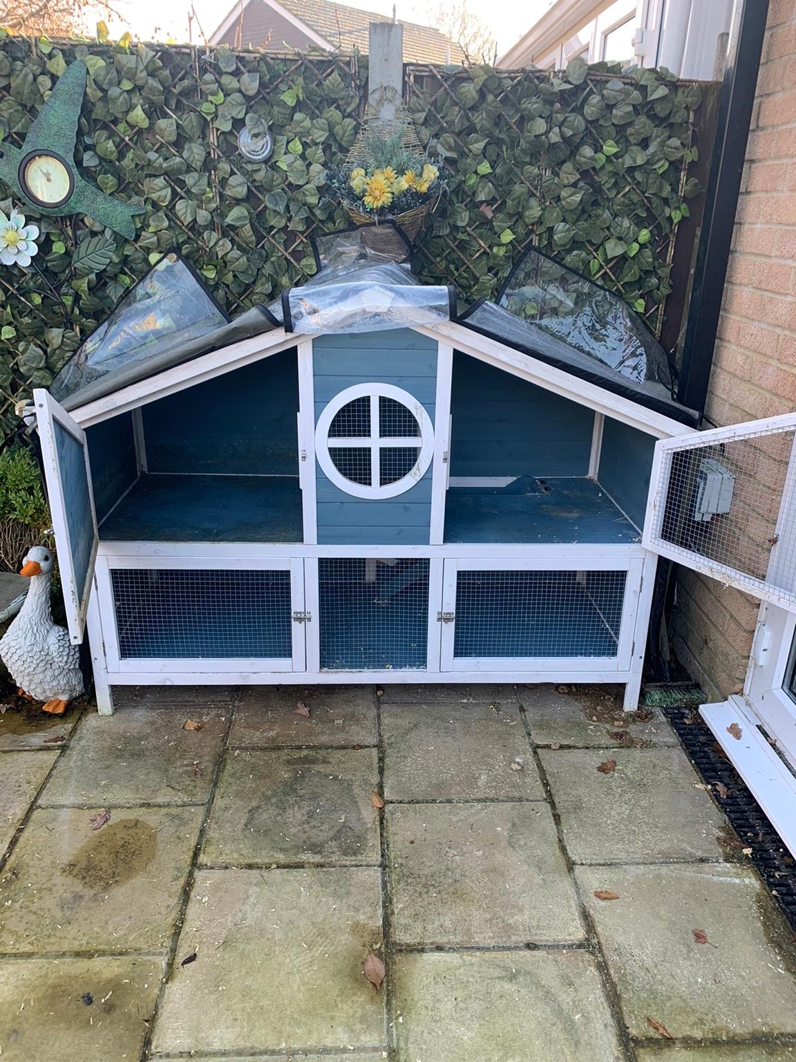 Pets at home foxglove Guinea pig hutch/cover in TN23 Ashford für 120,00