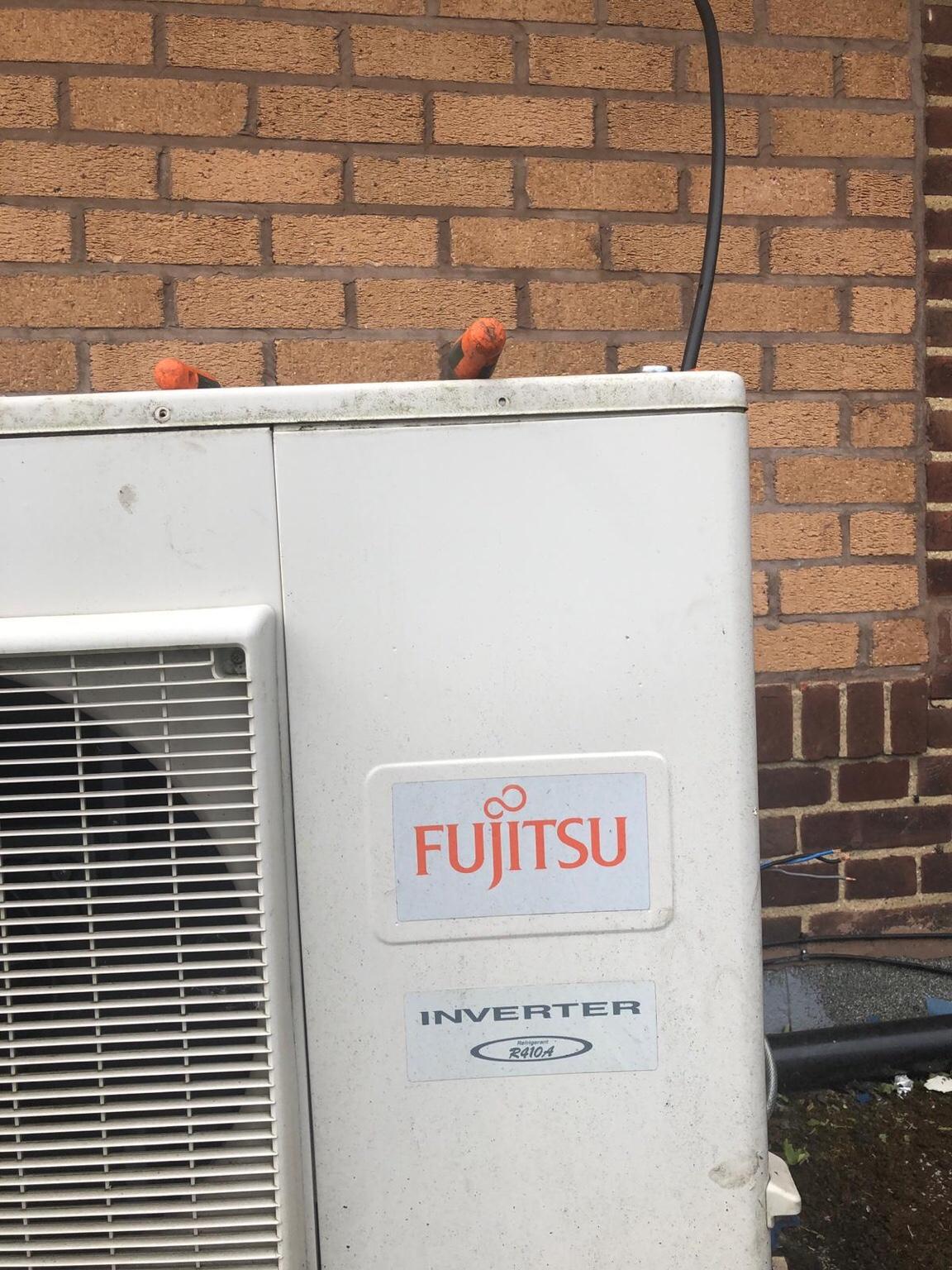 Fujitsu Air conditioning units and inverters in Wolverhampton für 200