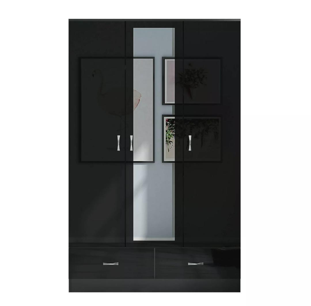 black 3 door high gloss wardrobe in Rochdale für 180,00 £ zum Verkauf