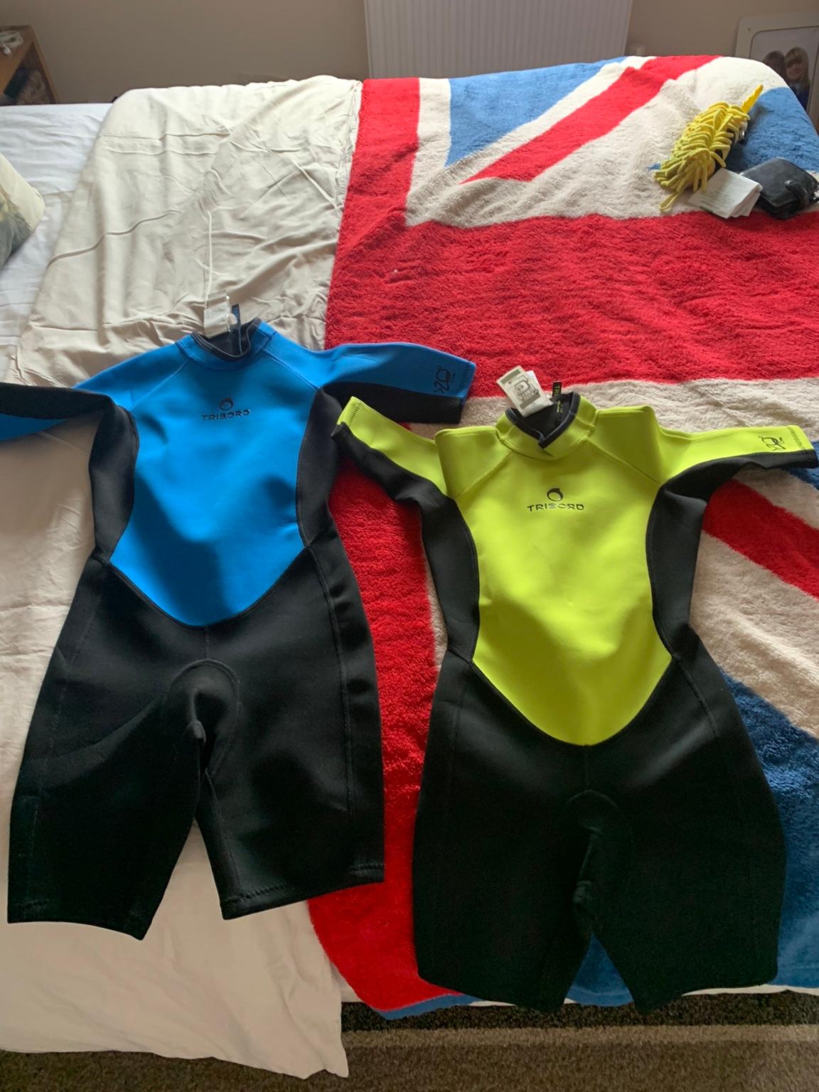 2 x KIDS WETSUIT AGED 12 14 YEARS Decathlon in WS9 Walsall für 16,00