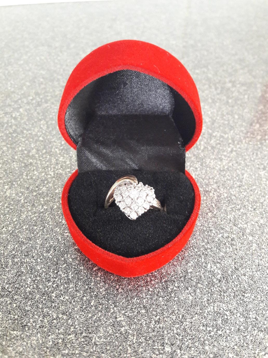 Stunning 9ct Gold size O Heart shape Ring in BB1 Intack for £170.00 for