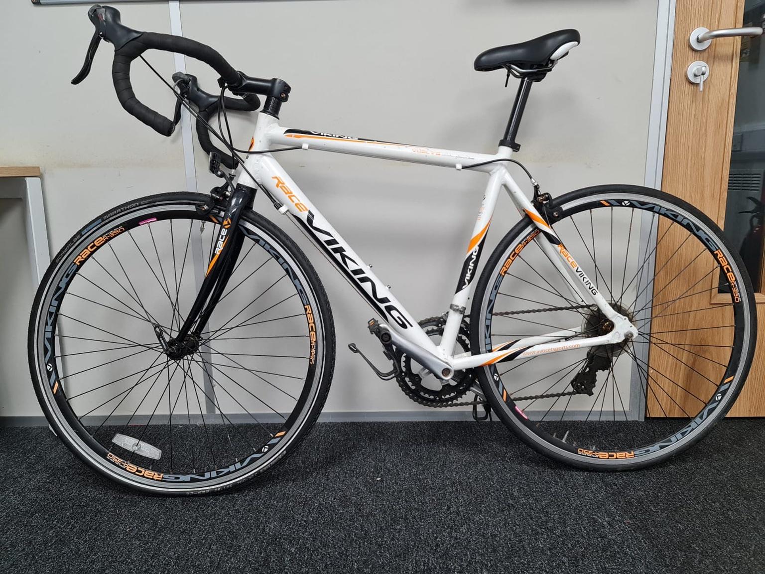 Viking Race A350 Road Bike in E17 London Borough of Waltham Forest for