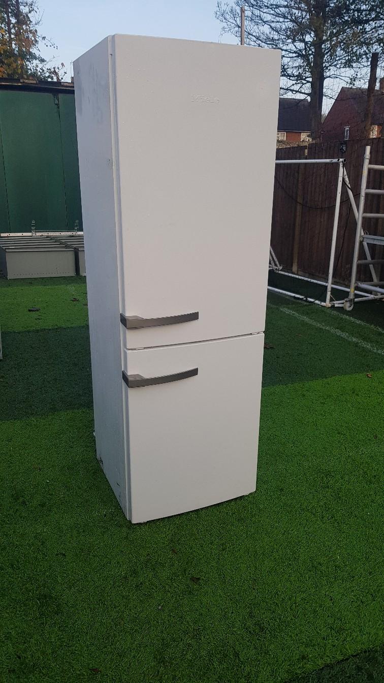 MIELE fridge freezer Dynacool model in B70 Bromwich für 185,00 £ zum