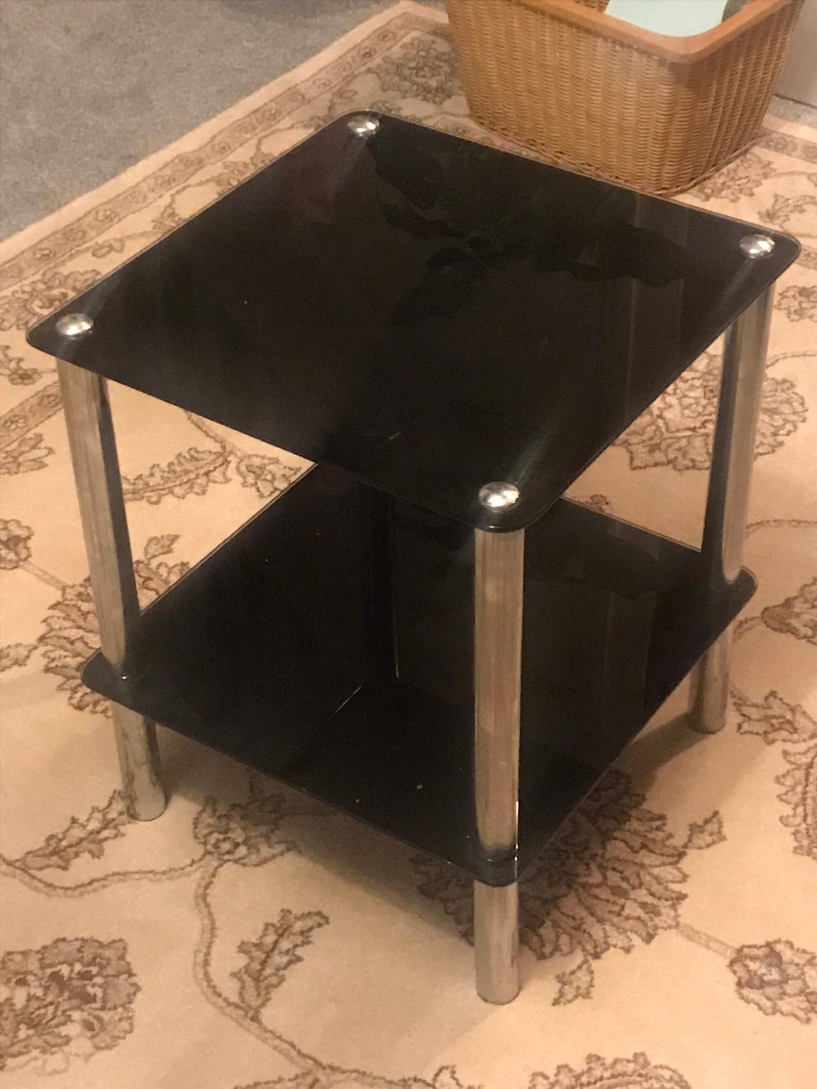 Glass small table in RM8 Havering für 10,00 £ zum Verkauf Shpock DE