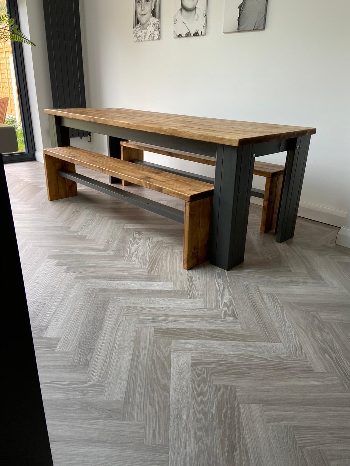 Handmade dining tables & bench sets in B32 Birmingham für 1.234,00