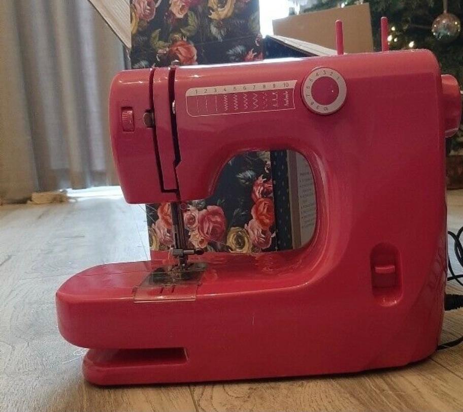 rose&butler sewing machine in Doncaster for £35.00 for sale Shpock