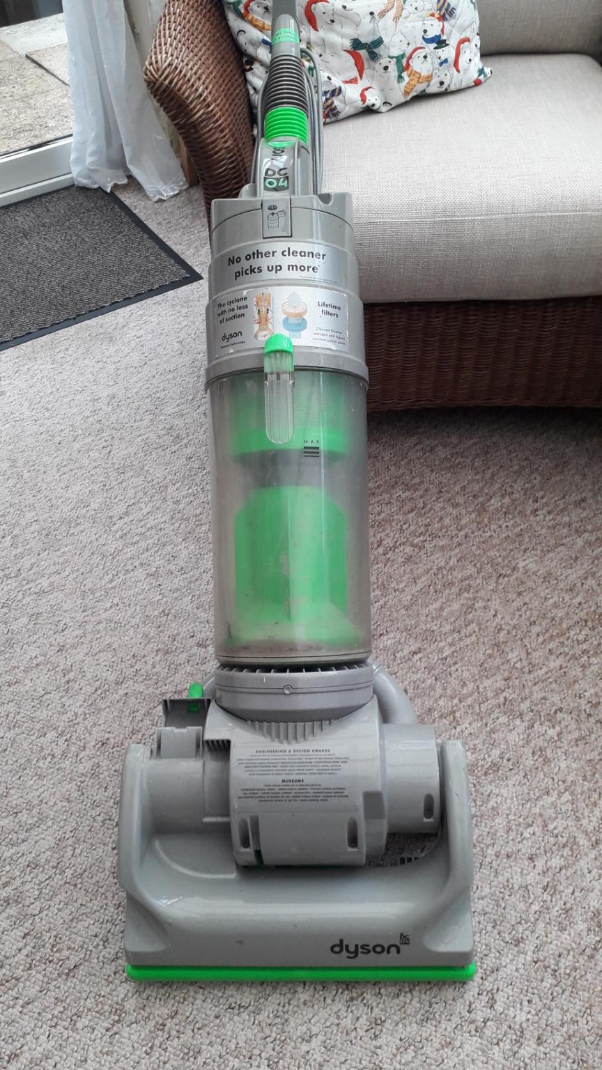 Dyson DC04 Upright Vacuum Cleaner in Strood für 10,00 £ zum Verkauf