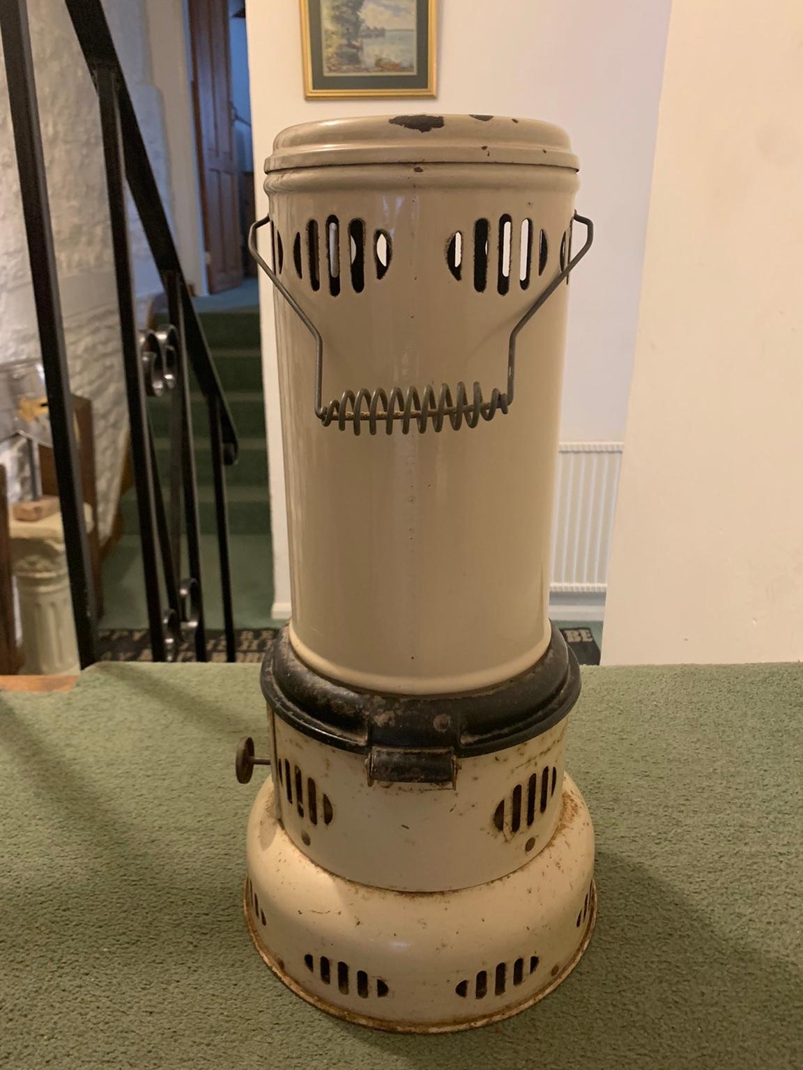 Antique 1960’s Valor paraffin heater in NN15 Kettering for £42.00 for