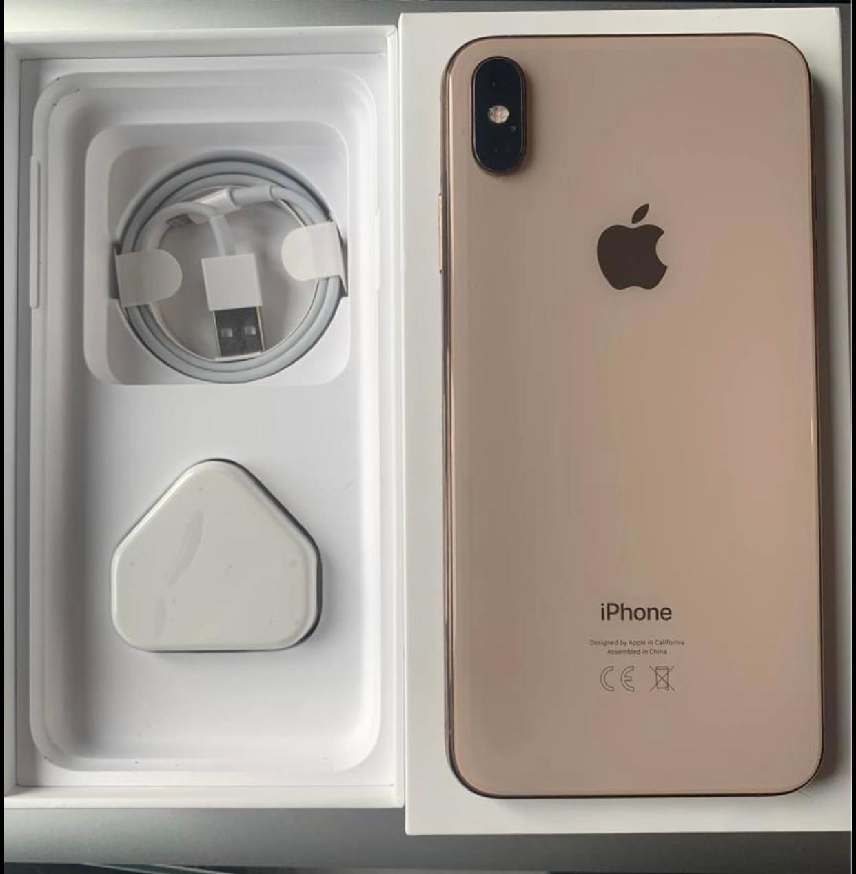 iPhone XS Max Rose Gold 256gb in LS2 Leeds for £270.00 for sale Shpock