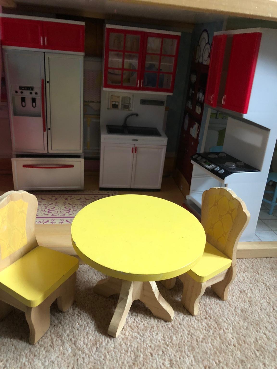 Large dollhouse and accessories in NN10 Ferrers für 70,00 £ zum Verkauf