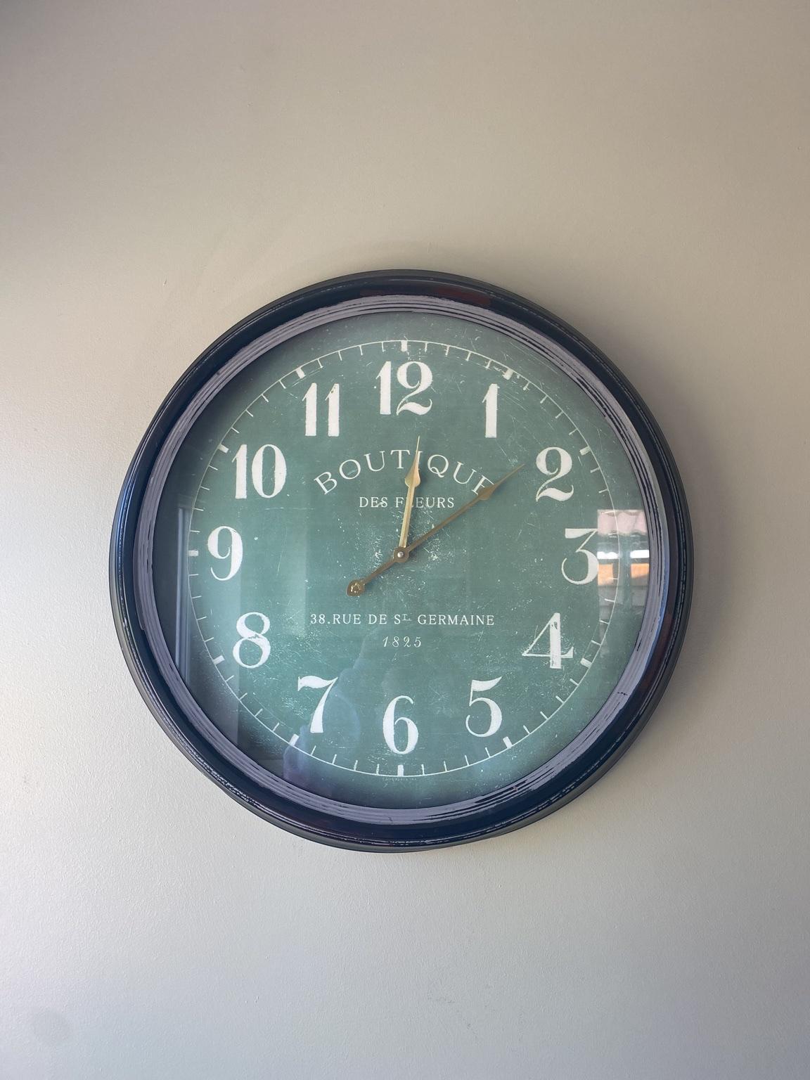 Large wall clock in B63 Dudley für £ 5,00 zum Verkauf Shpock AT