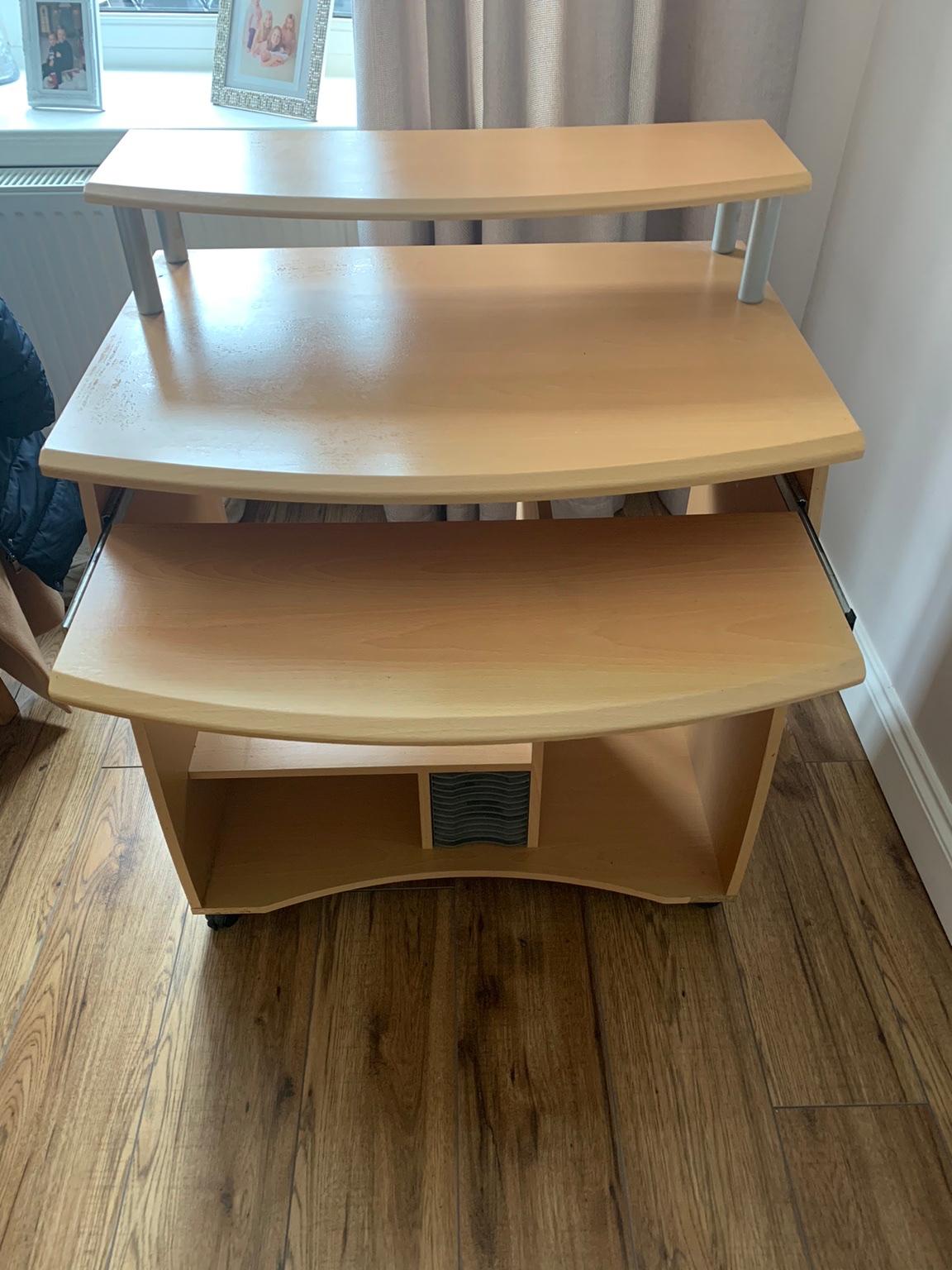Desk in DY8 Dudley for £15.00 for sale Shpock