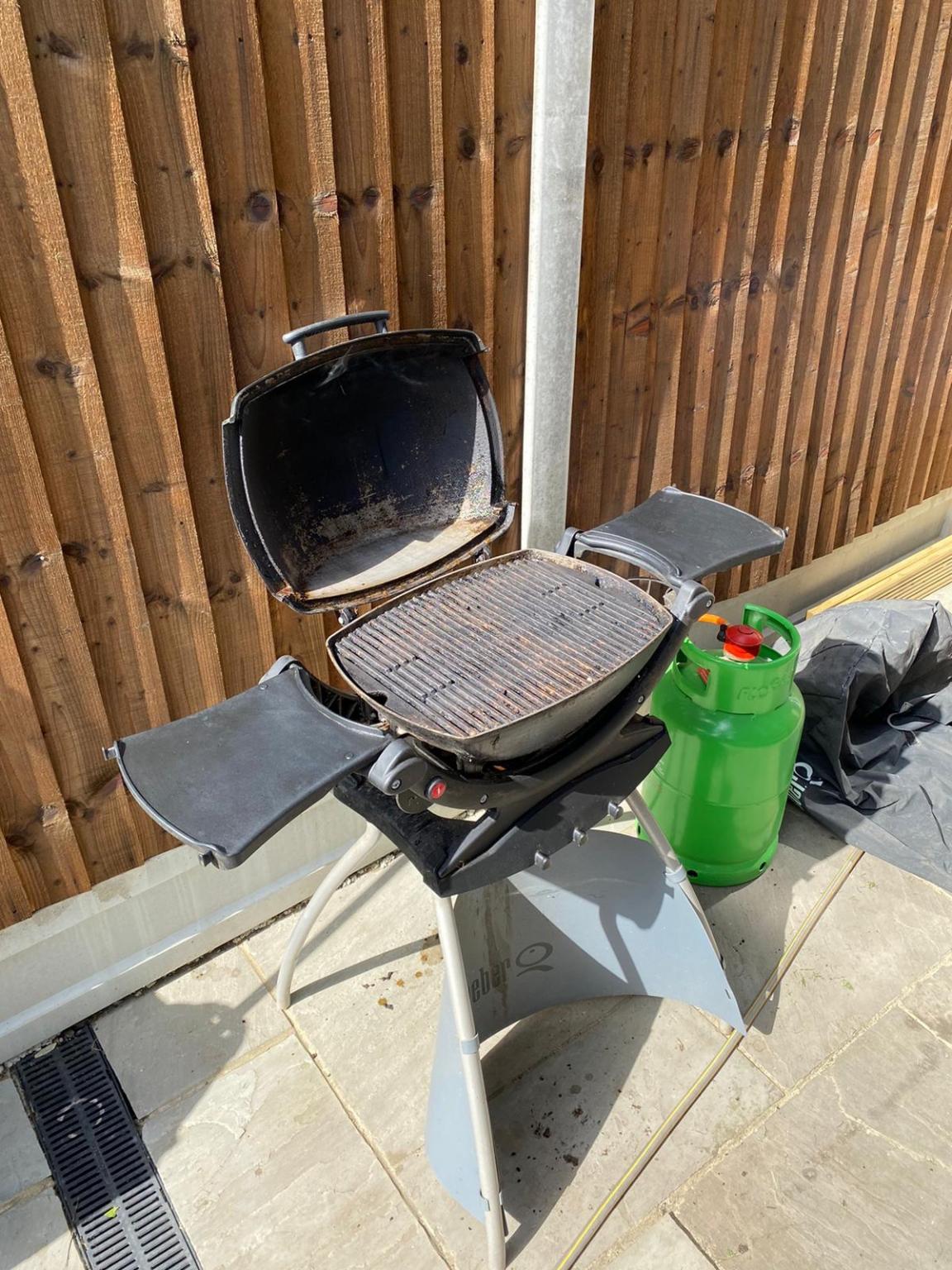 er Gas BBQ Q1200 with new gas canister in SE18 London for £180.00
