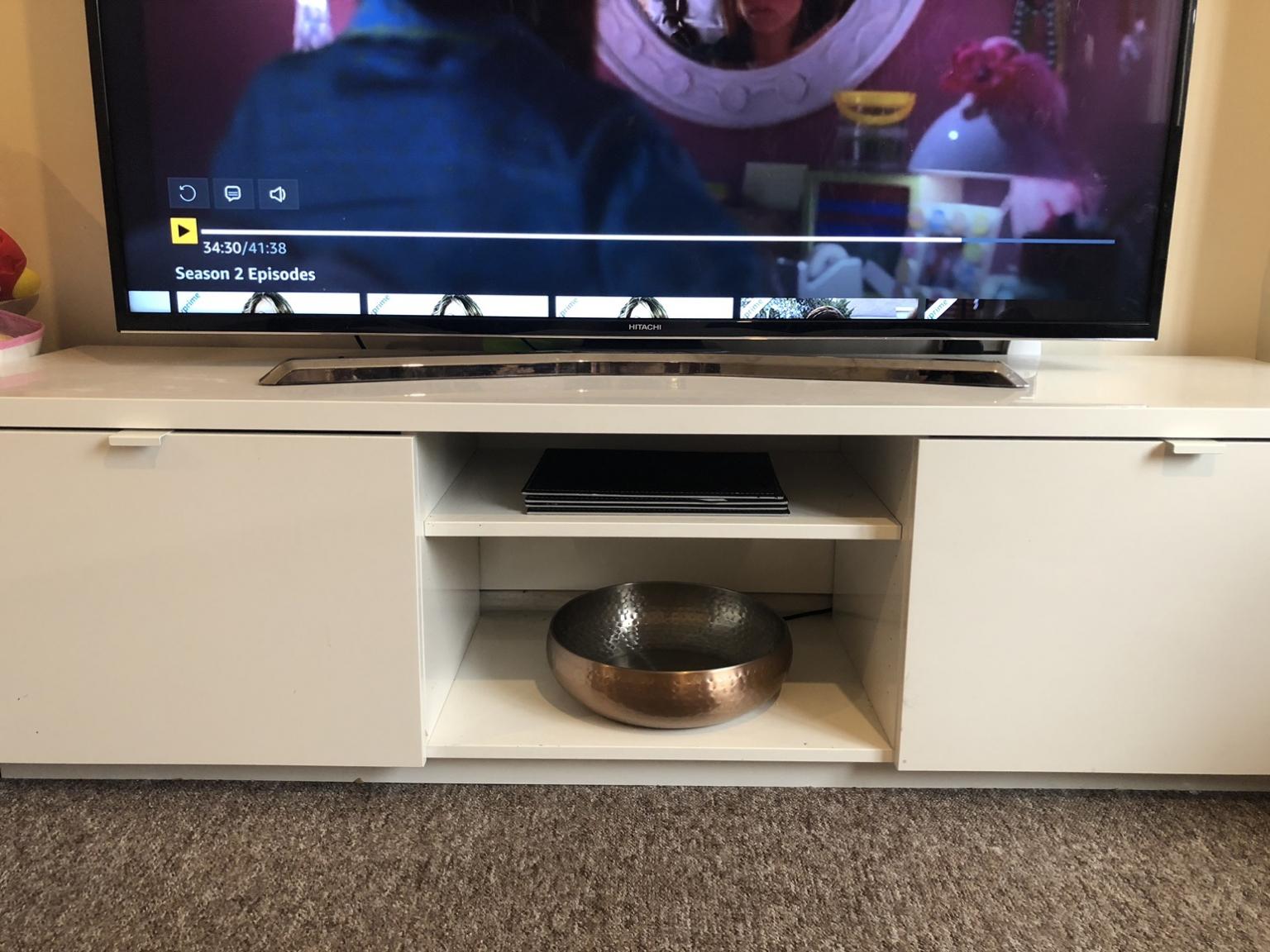 IKEA white gloss tv in Hyde für 60,00 £ zum Verkauf Shpock DE