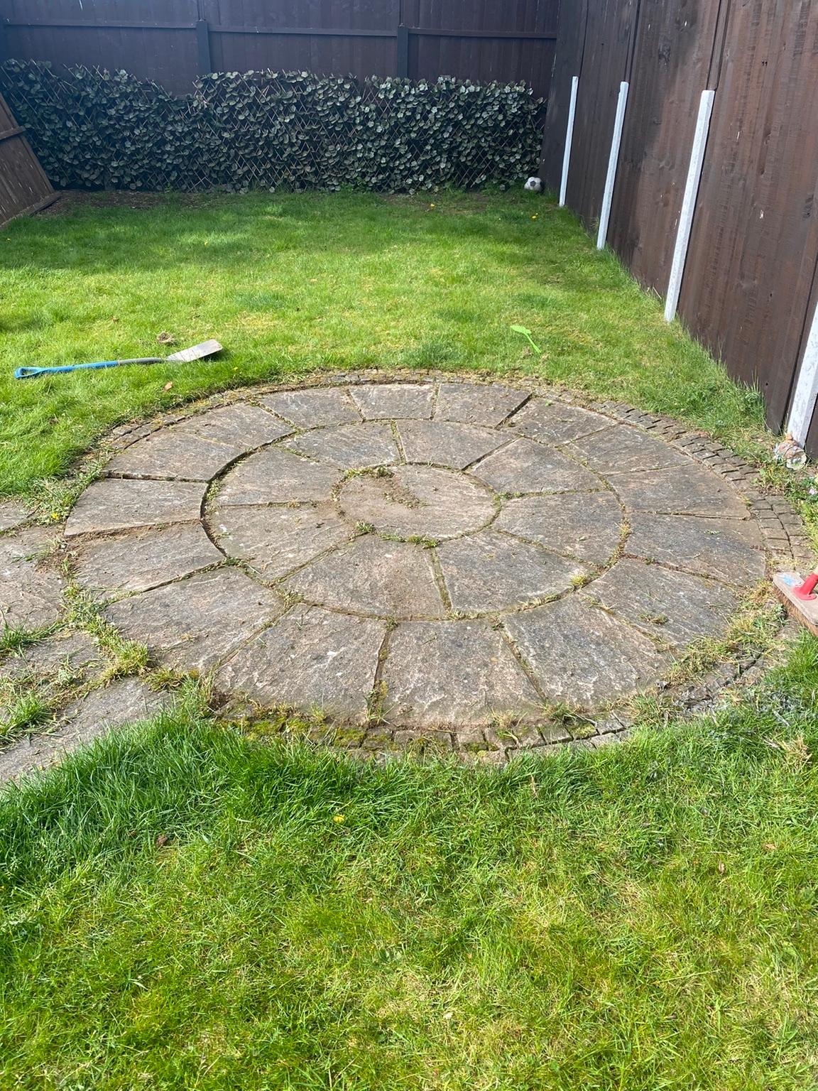 Concrete Flags FREE!! in L19 Liverpool für gratis zum Verkauf Shpock AT