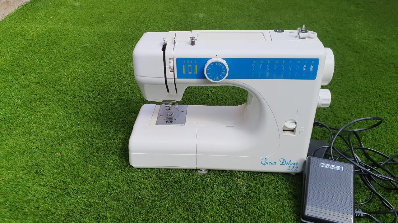 Queen Deluxe 222 Sewing Machine in M18 Manchester for £20.00 for sale Shpock