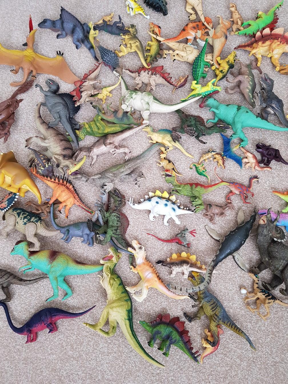 dinosaur toy bundle in WS10 Sandwell für 5,00 £ zum Verkauf Shpock DE