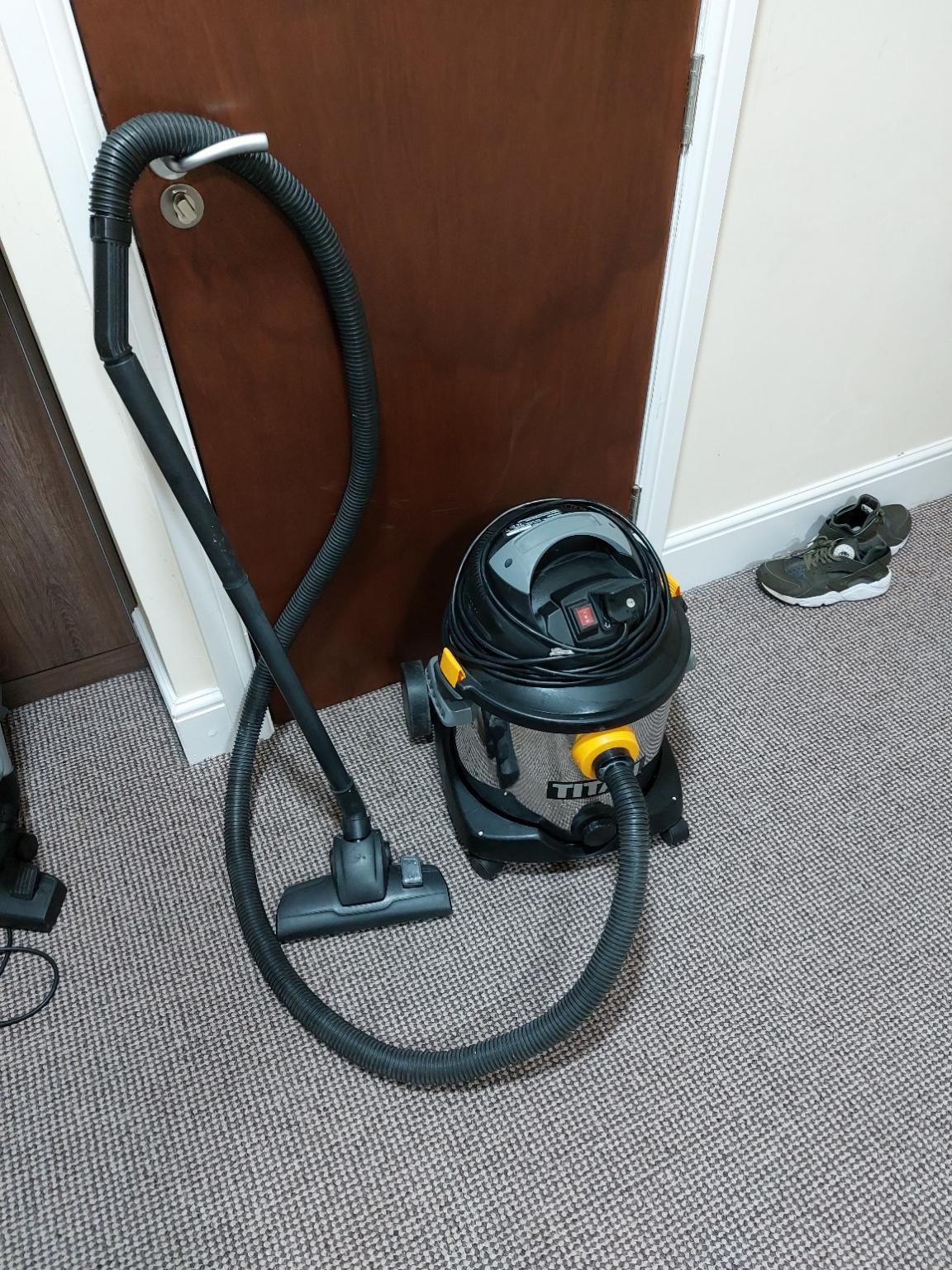 titan wet and dry vacuum cleaner hoover in B11 Birmingham for £30.00