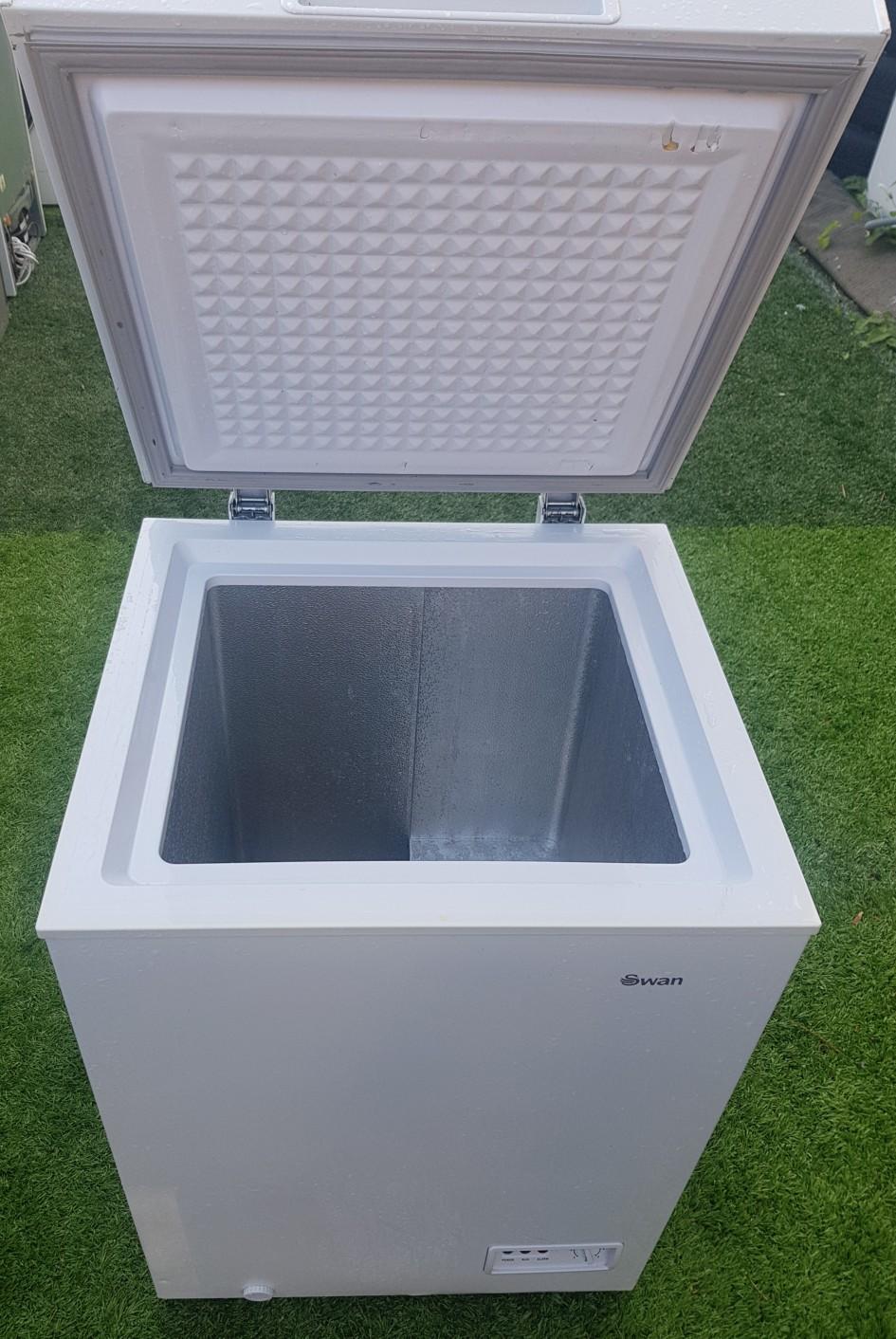 SWAN chest freezer in B70 Bromwich for £99.00 for sale Shpock