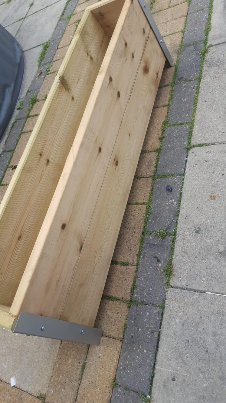 planters in StokeonTrent für 15,00 £ zum Verkauf Shpock DE