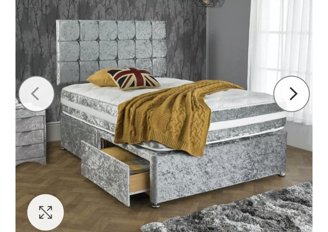 Crush velvet double bed with 4 draws in S12 Sheffield für £ 60,00 zum