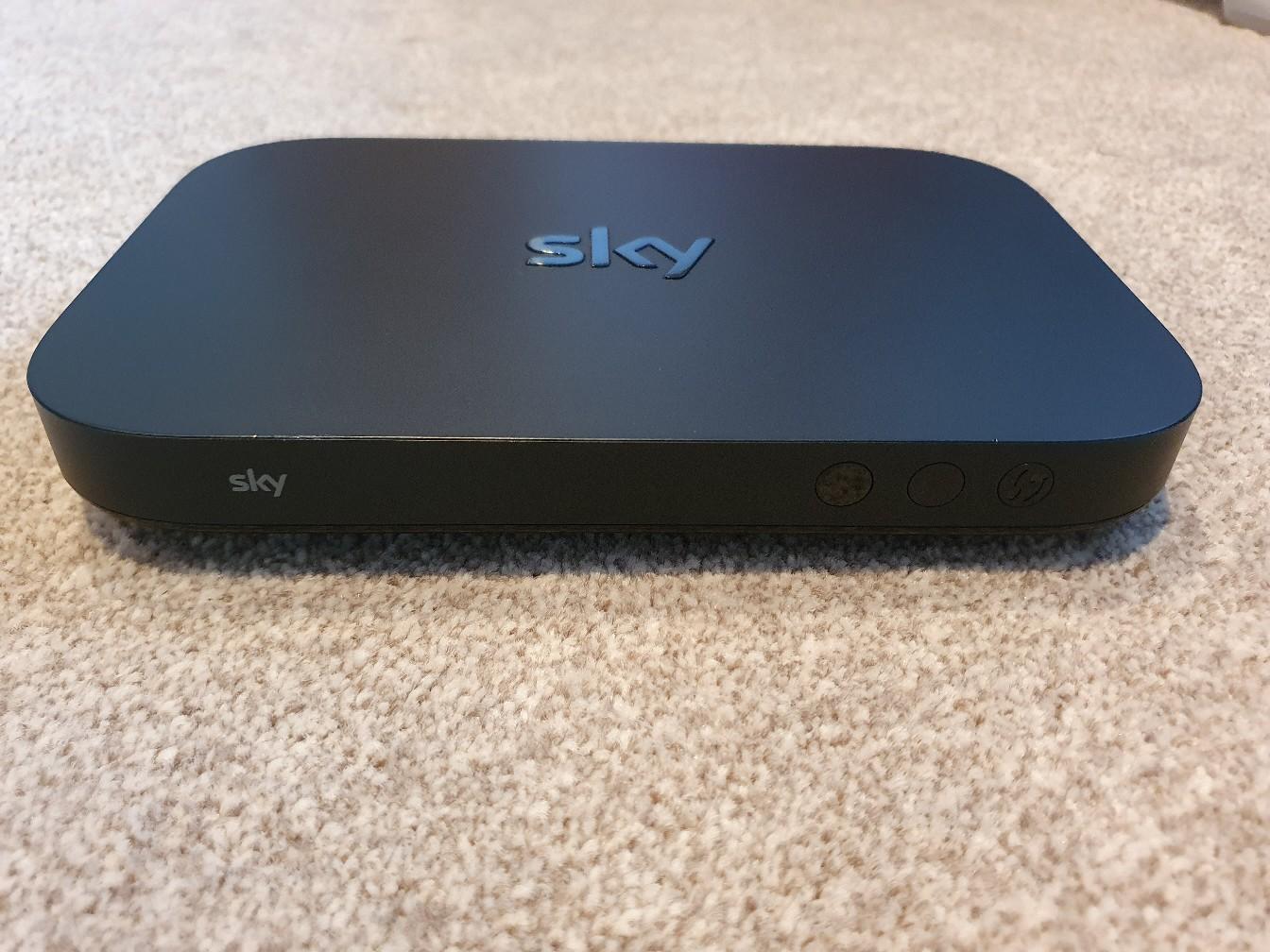 Sky EM150 Q Mini Box with Remote in L16 Liverpool für £ 30,00 zum