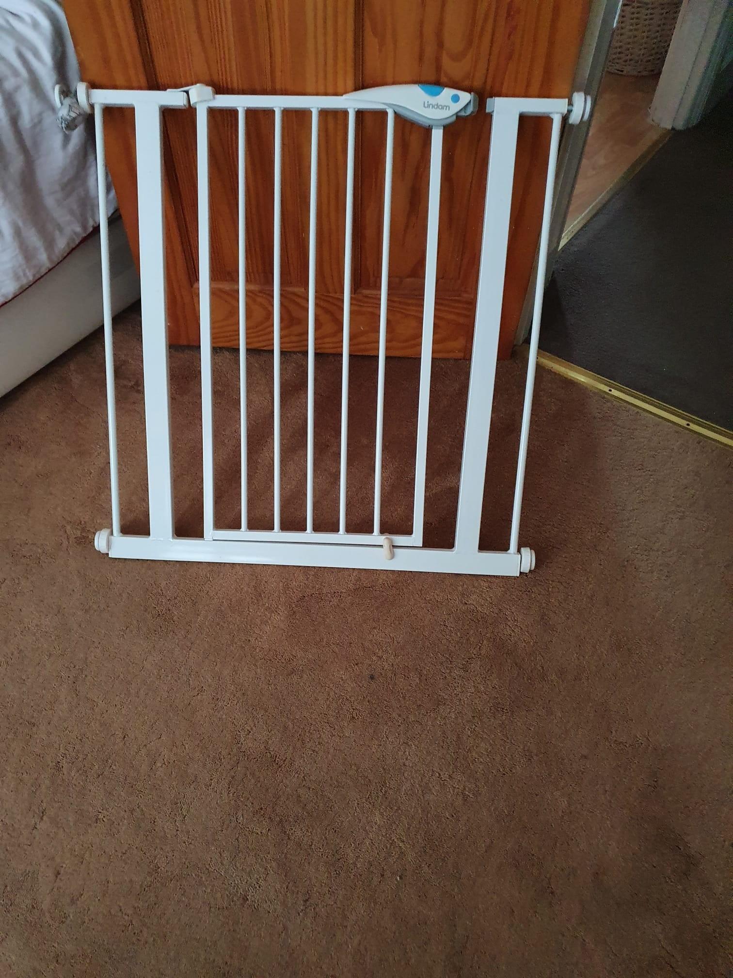 Safety Lindam Easy Fit Stair Gate in E5 London für £ 15,00 zum Verkauf