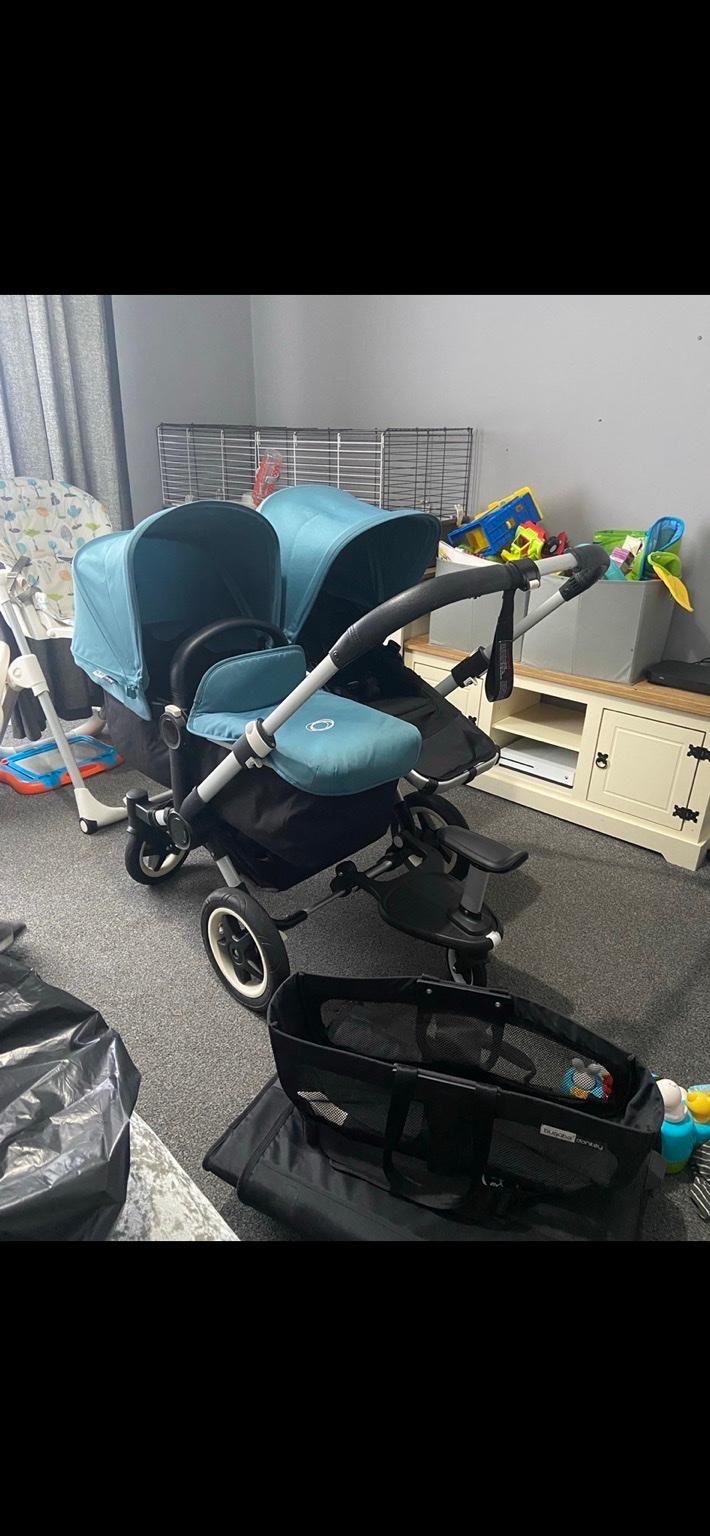 Bugaboo Donkey Duo + Extras in B67 Sandwell für £ 650,00 zum Verkauf