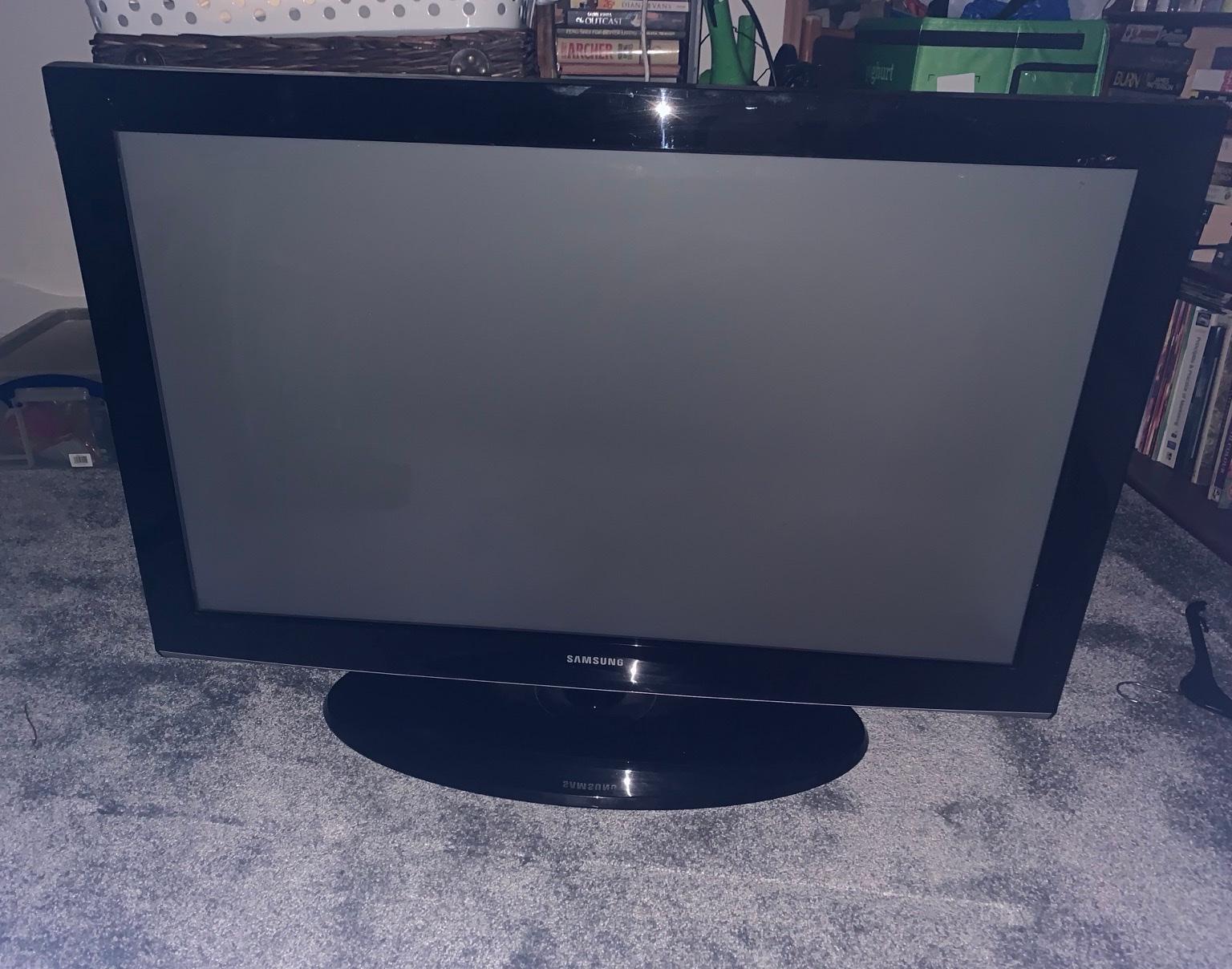 Samsung Plasma TV 42 inch in TW7 Hounslow for £100.00 for sale Shpock