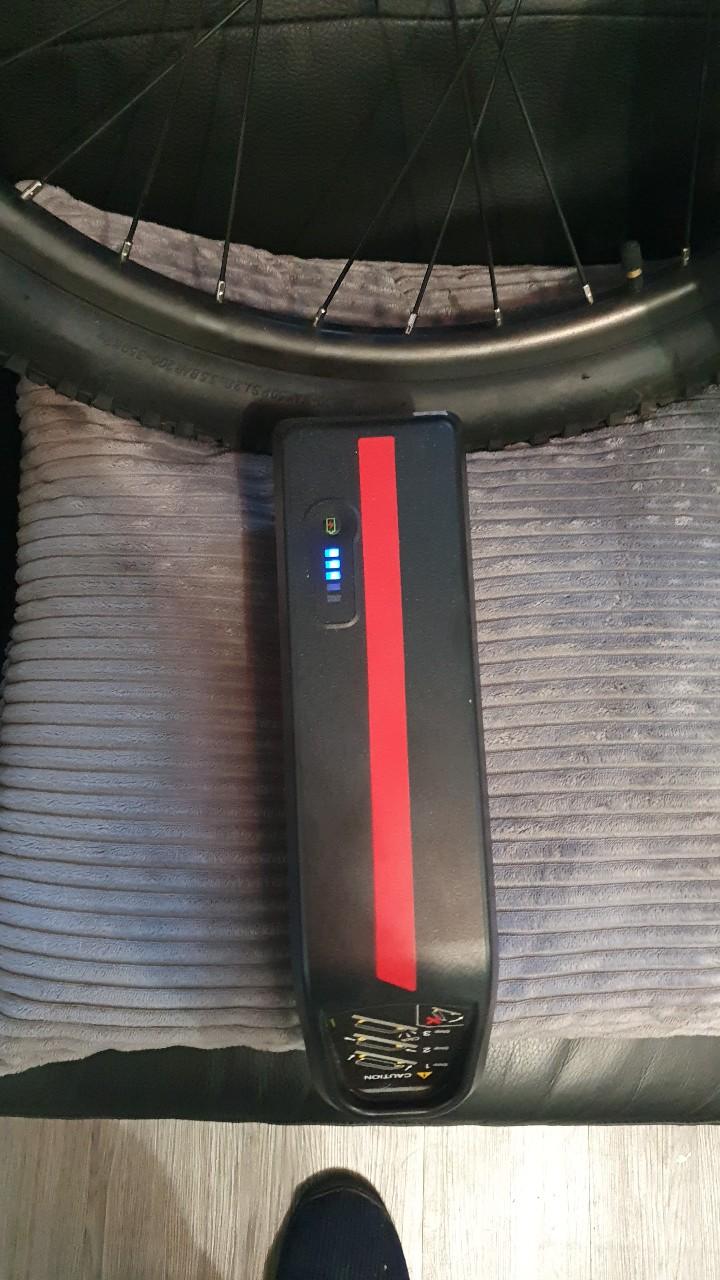 carrera vengeance ebike wheel set and battery in SW11 London for £160.