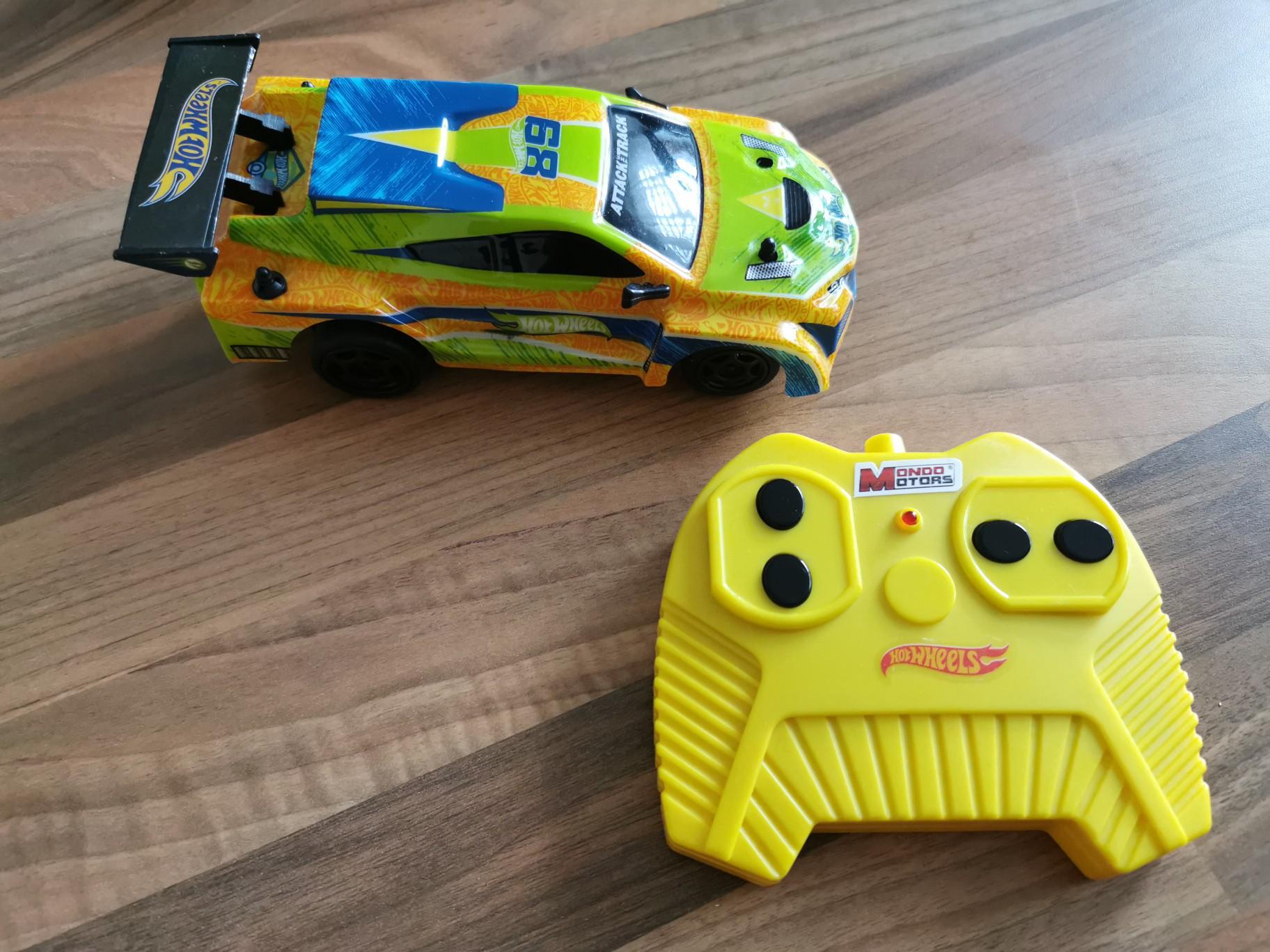 Auto ferngesteuert, Hot Wheels in 9400 Wolfsberg für € 12,00 zum