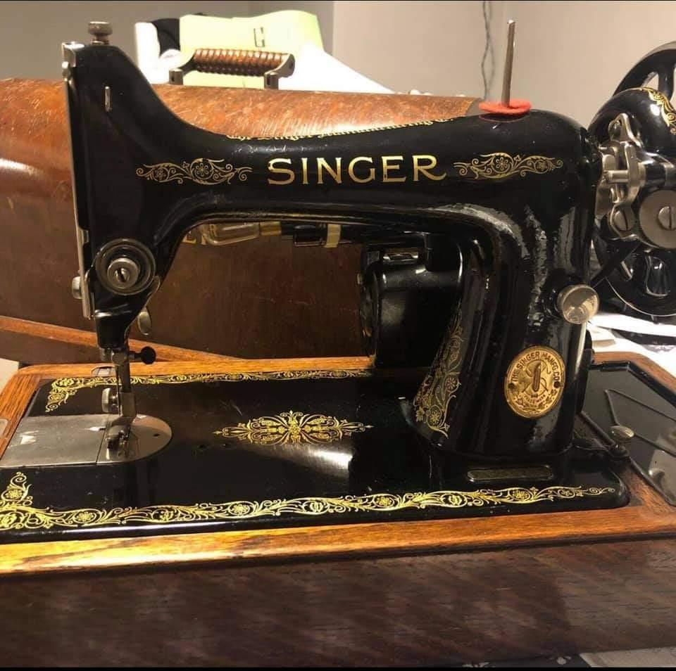 Vintage Singer Sewing Machine in WN5 Wigan for £200.00 for sale Shpock