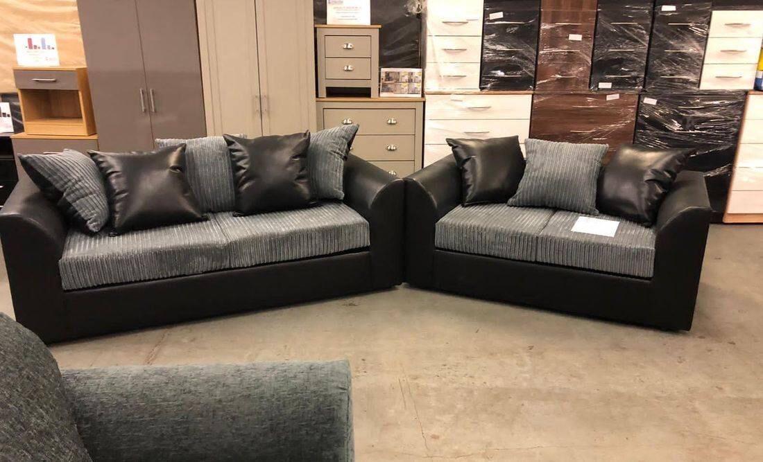 BYRON 3+2 SOFAS BLACK SNAKE /GREY JUMBO in S65 1sl Rotherham für 450