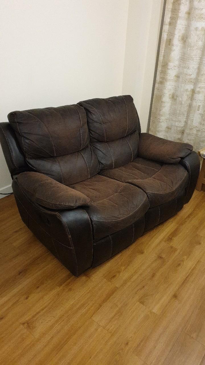 recliner lether sofa 2 seater in DY4 Sandwell für £ 50,00 zum Verkauf