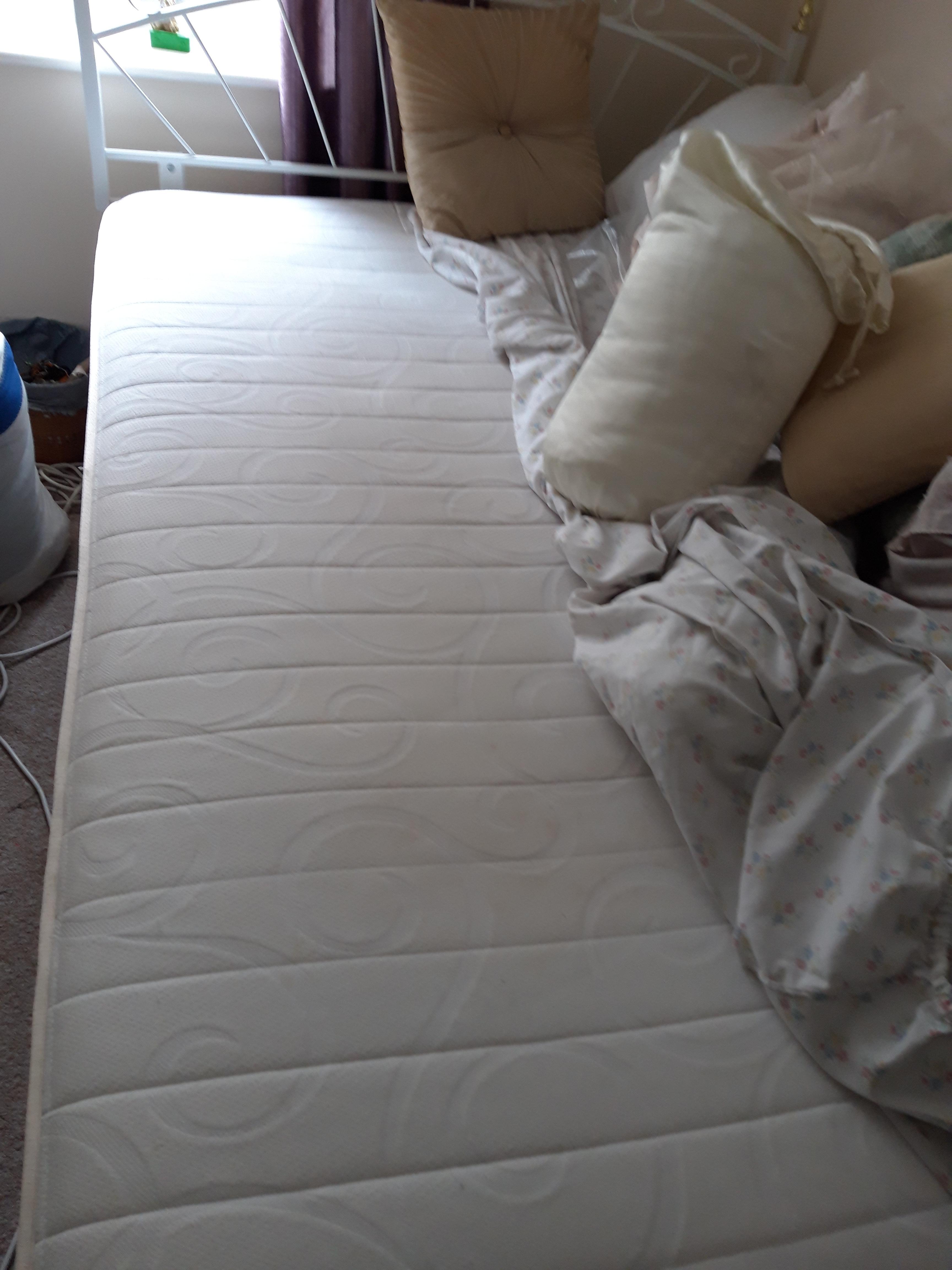 White double bed in WV14 Metropolitan Borough of Dudley für 50,00 £ zum