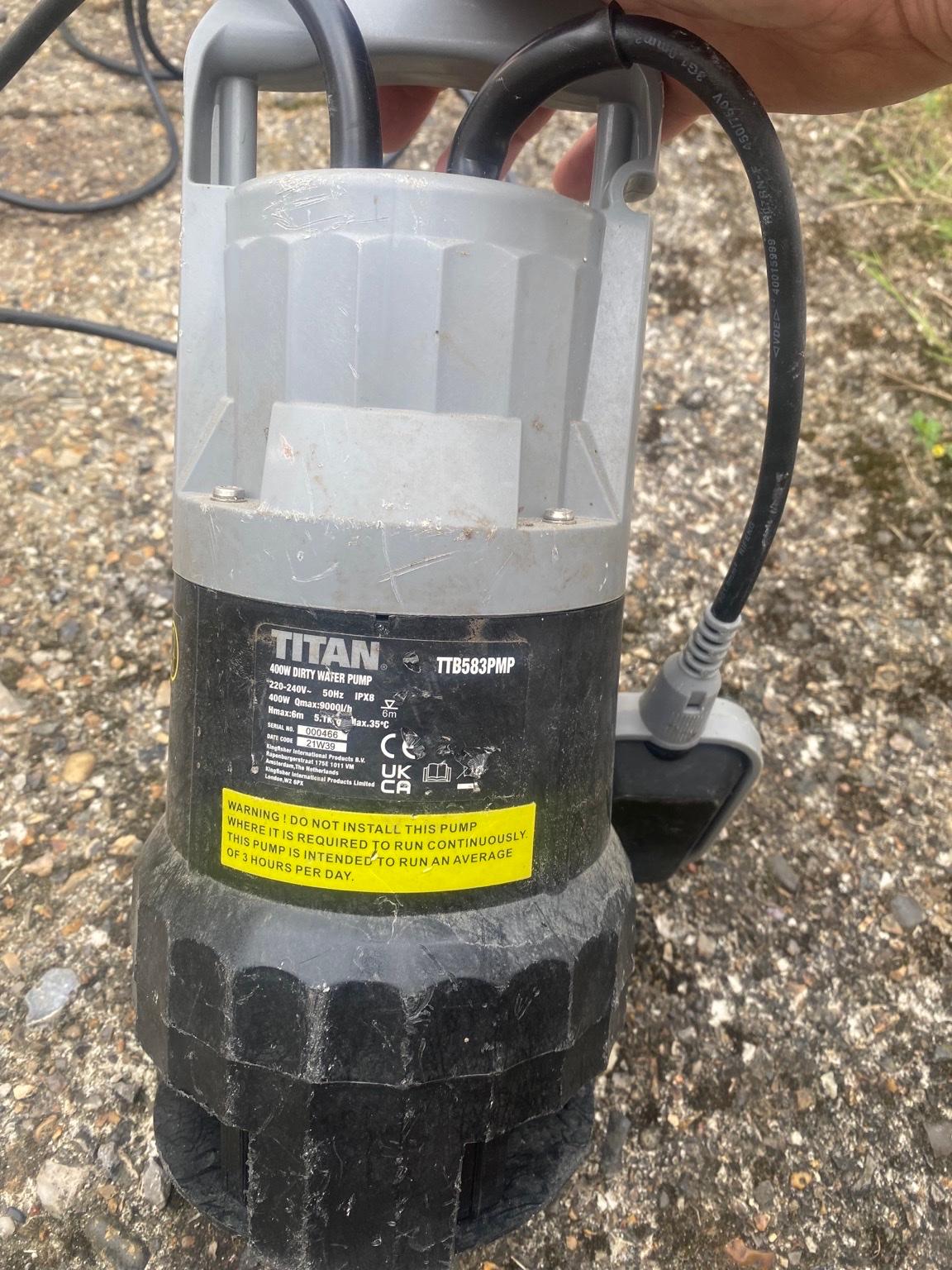 Titan sump pump with float in Sevenoaks for £15.00 for sale Shpock