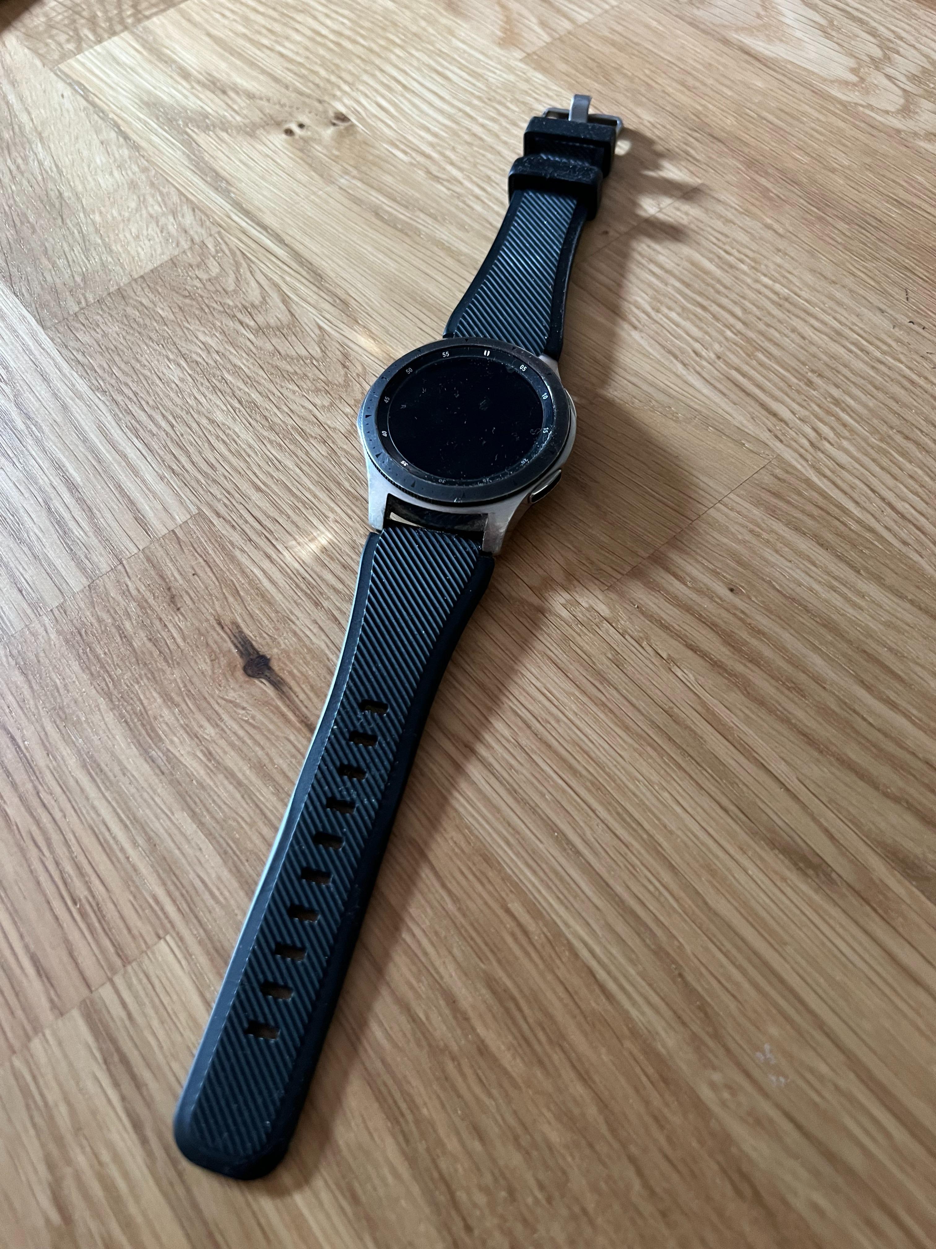 Samsung Galaxy Watch 3 86F3 SM R800 in 6293 Gemeinde Tux für € 60,00