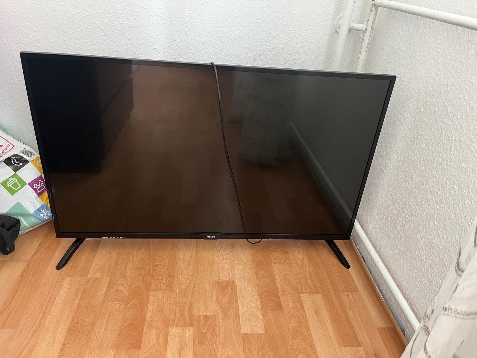 Philips Fernseher (kein smart tv) in 12353 Berlin für € 100,00 zum