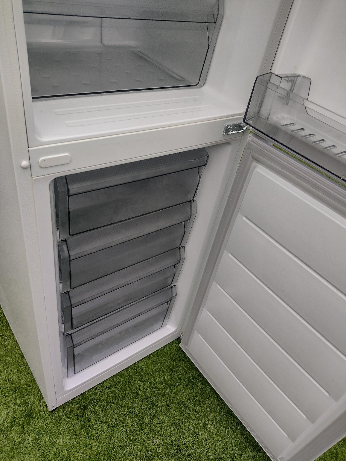 DAEWOO fridge freezer FROST FREE DELIVERY * in B70 Bromwich für 189